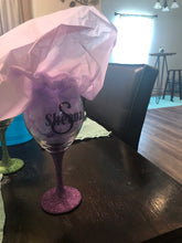 Load image into Gallery viewer, Glitter Stem Wine Glass